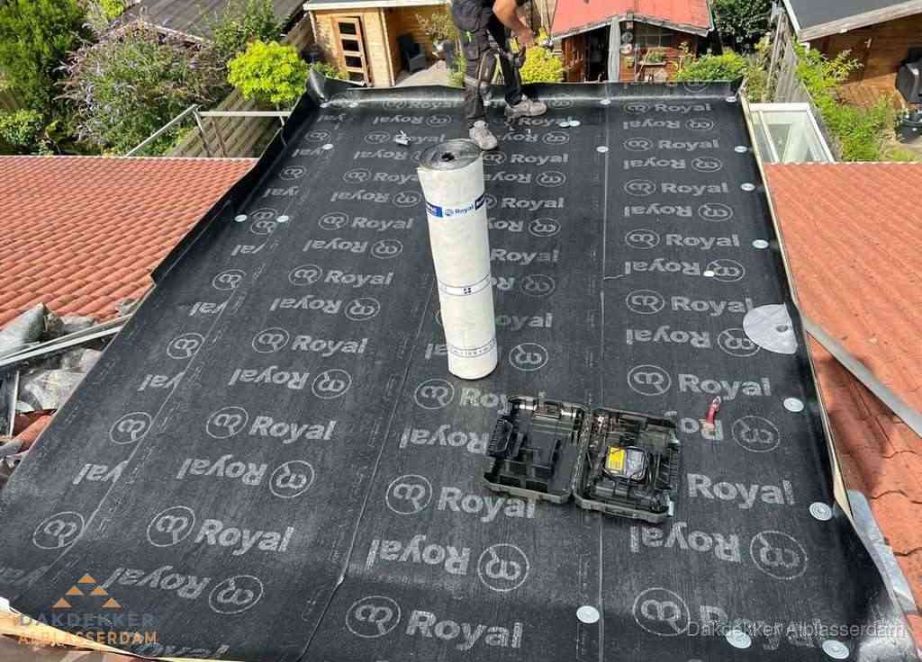 Dakrenovatie met Royal onderdak op plat dak in Alblasserdam